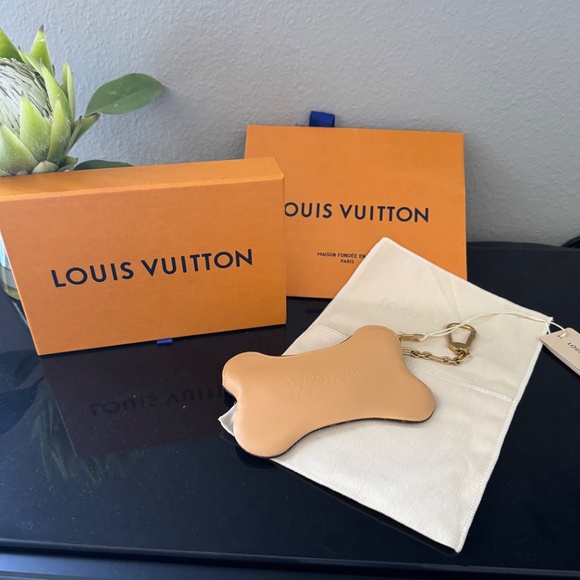 BRAND NEW!  Louis Vuitton Bone Wallet - Picture 5 of 5
